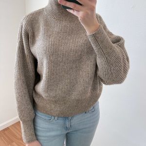 H&M Taupe Balloon Sleeve Sweater Size Medium